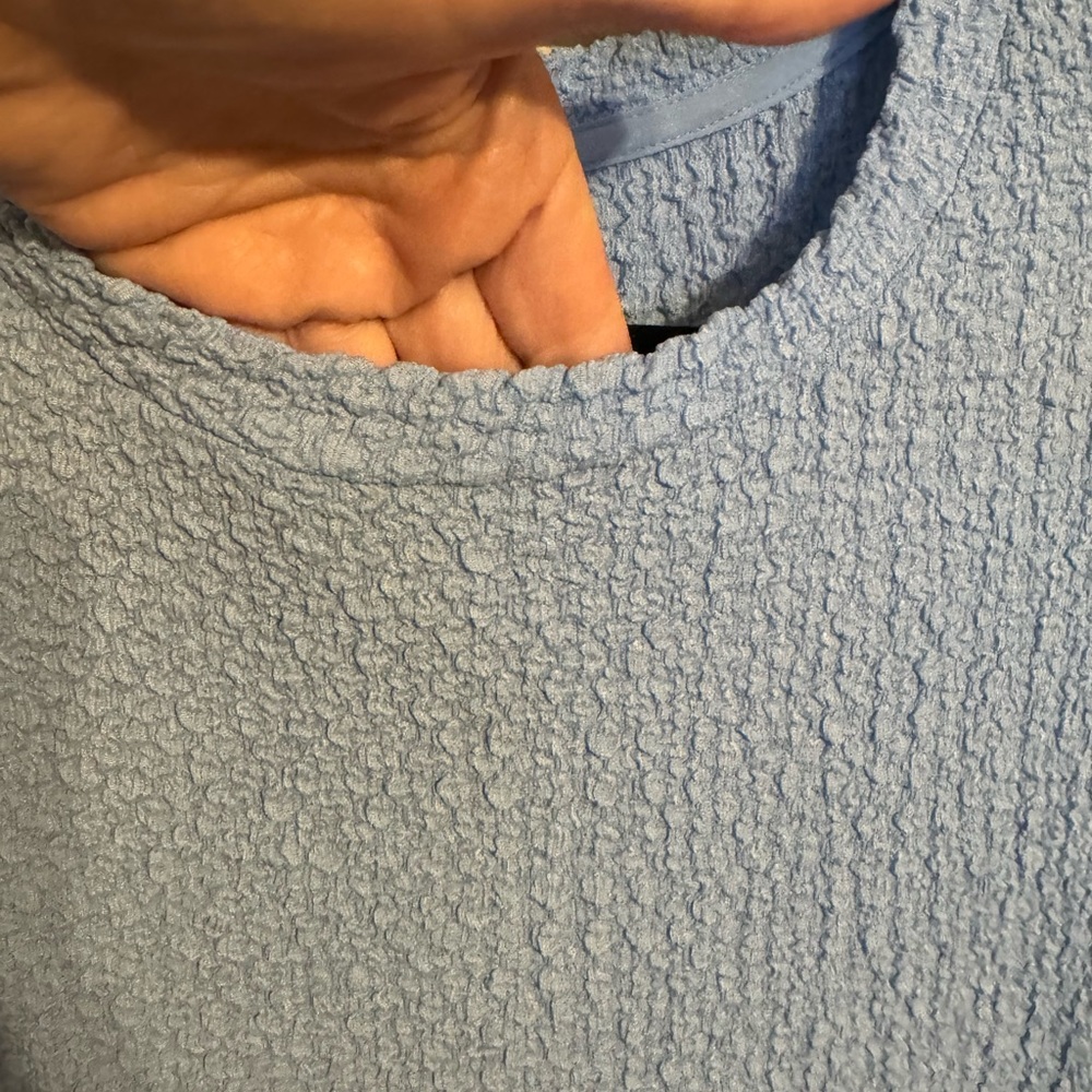 ❤️NWT SUMMER Women's Textured Top - Light Blue - LARGE #R - Picture 2 of 9